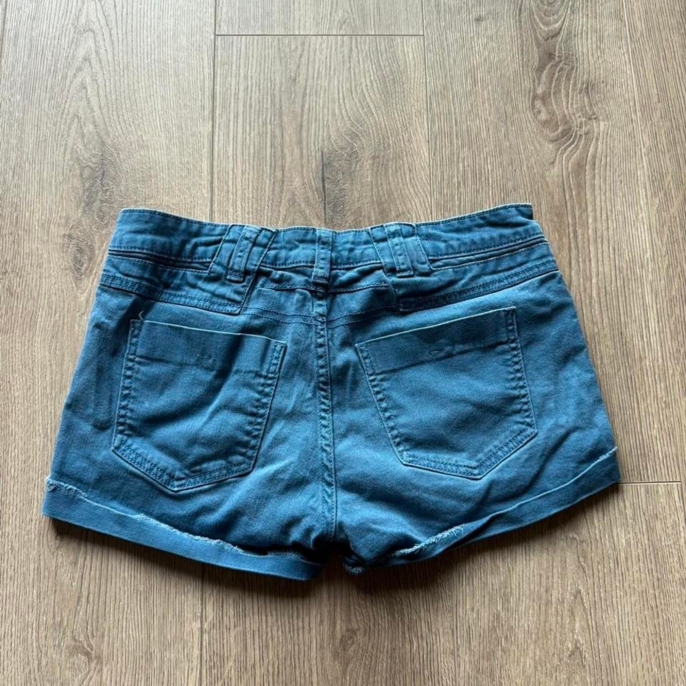 ELLE Denim Shorts Size 4 Blue Mid Rise Cuffed Casual Summer Shorts - Picture 3 of 3